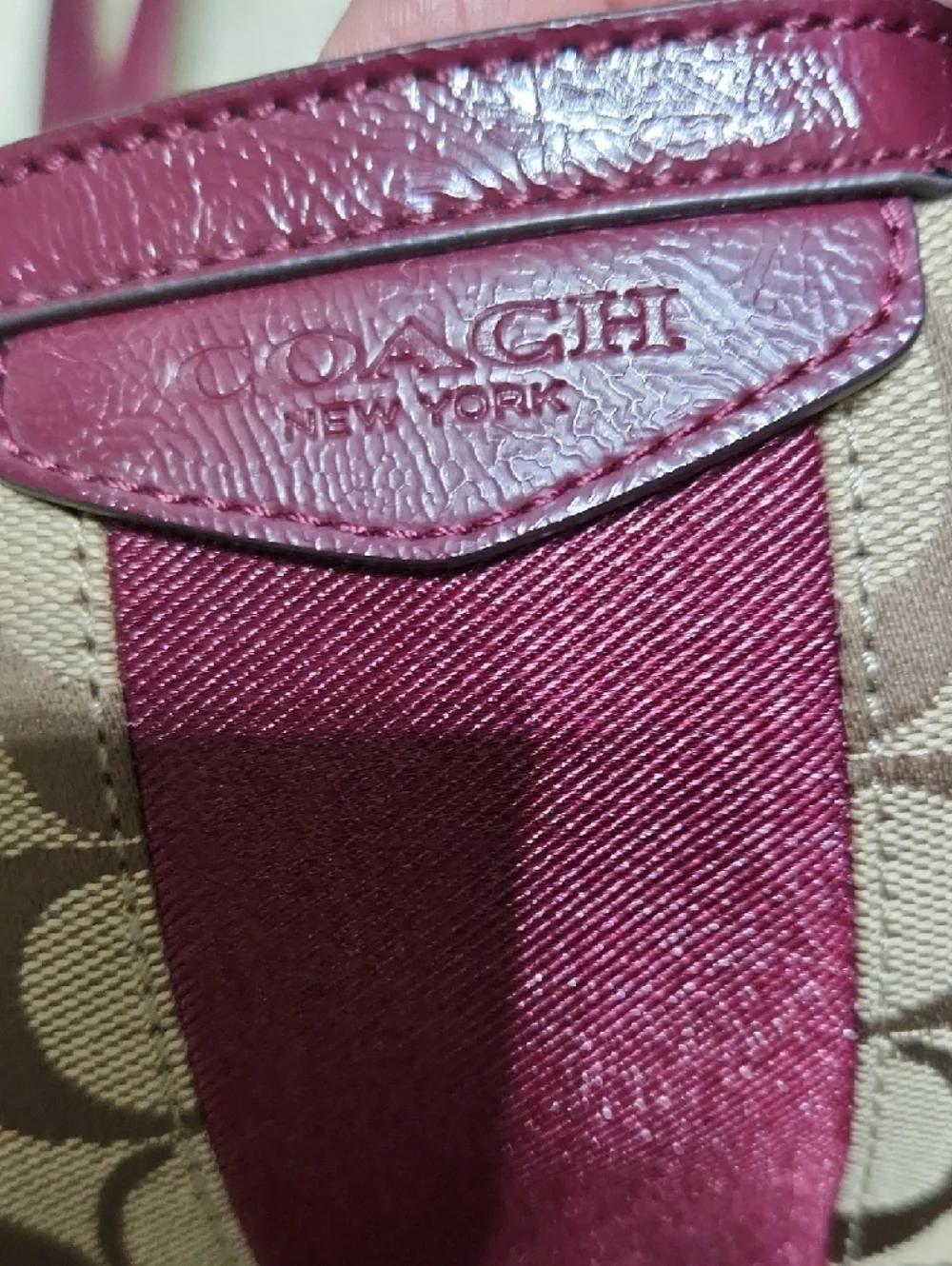 Coach Signature VINTAGE Tote with Burgundy Trim and Beige Jacquard - Picture 6 of 16
